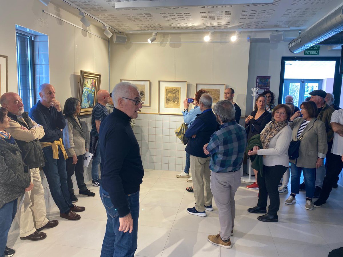 Exposición sobre el pintor y escultor Néstor Barrenetxea en La Venta. 
Es disfrutar del arte del maravilloso autor y de un estupendo ambiente comunitario. 
Agradecer a Aritz, Txabi, Miguel, a Josu, a David… y a tantas otras personas por vuestro trabajo voluntario. #BentaraNoa