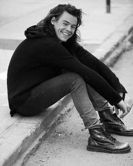 Let's fill the TL with happy, smiling  Harry #HarryStyles #LHH #Joy #smile