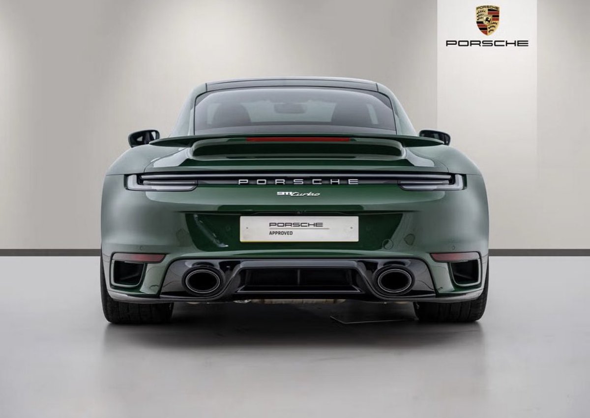 Paint-to-Sample British Racing Green 992 Turbo