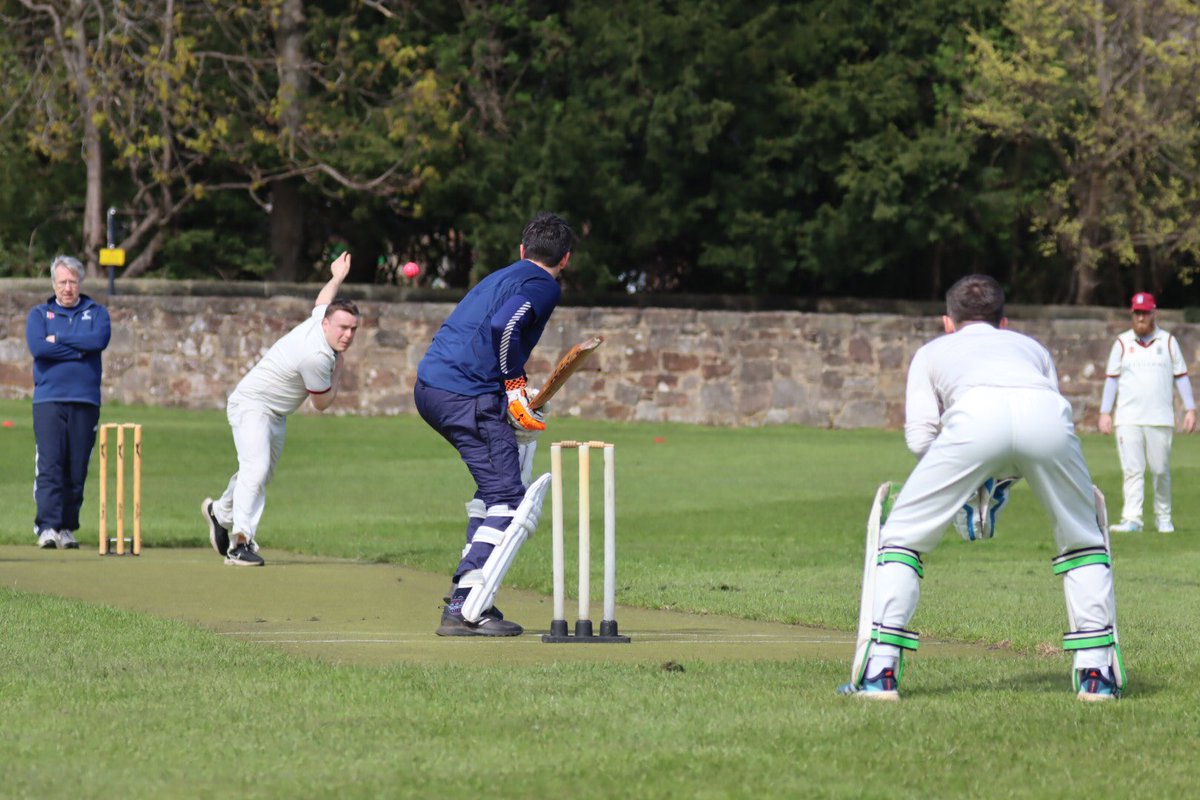 It’s great to see cricket back at Myreside! Our 3rd XI are playing @CarltonCricket in a pre-season friendly. Follow live: cricketscotlandlive.com/match/135042-6… #Cricket #ChooseCricket #Sonians
