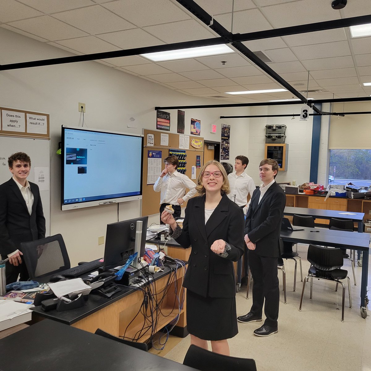 Mahtomedi High School's two RWDC <a href="/realworlddesig1/">realworlddesignchallenge</a> teams are getting some last-minute practice in before today's national competition. #weare832