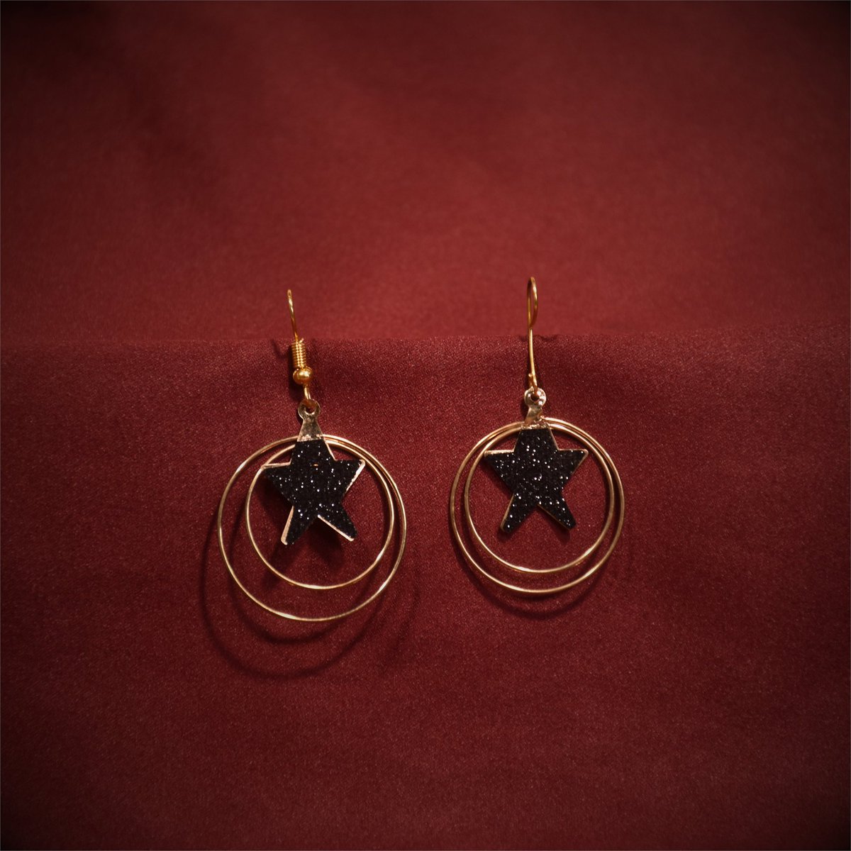 DiwamJewels's tweet photo. Adding a touch of glamour with these gold-plated earrings ✨️

#JewelryLovers#FashionAccessories#ElegantStyle

@diwamjewels
Website: https://t.co/bN0EKUYtu9

WhatsApp: +91 9664073873 https://t.co/mP31c93Eoo
