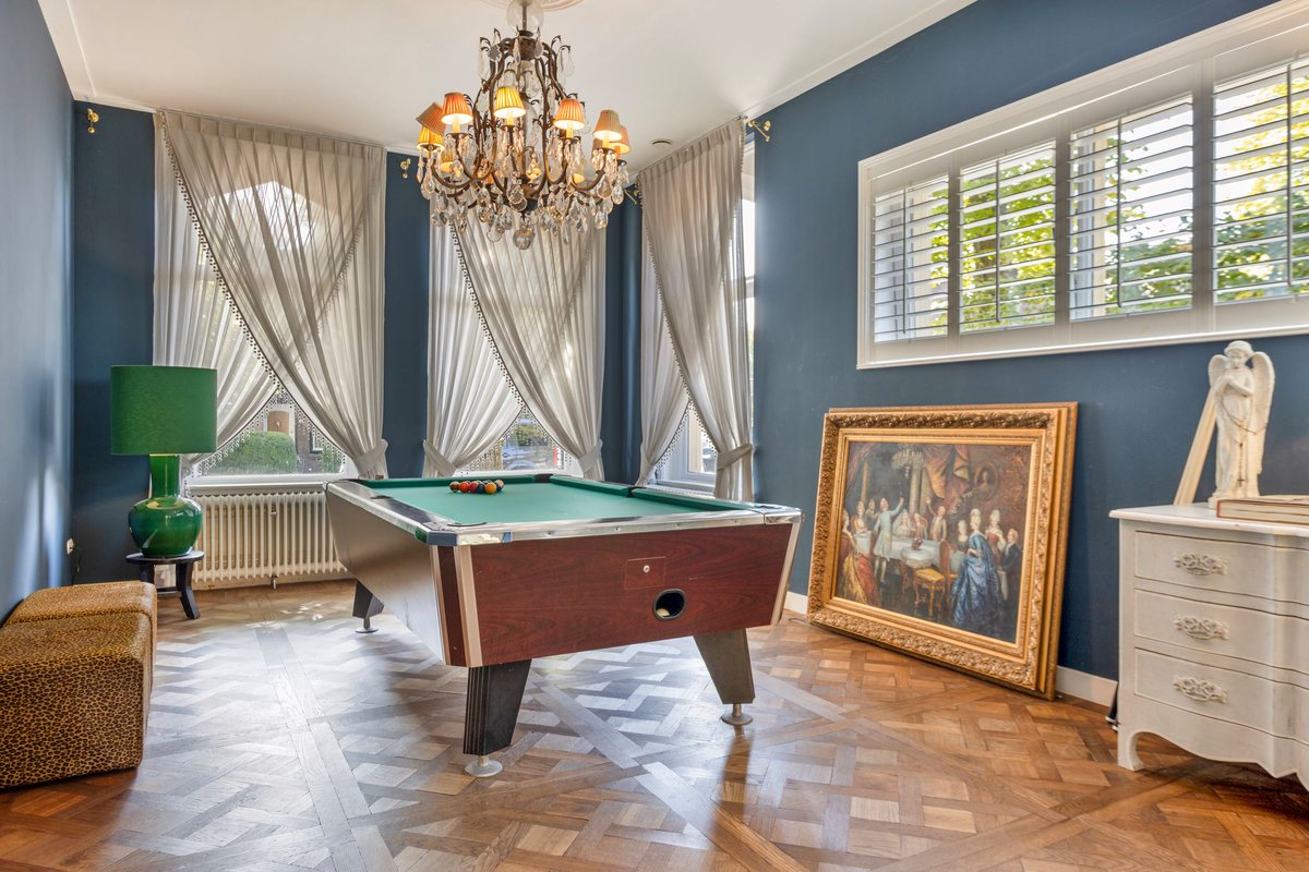 🔍 Een potje pool, fitness of rustig schilderen, dit huis heeft 10 kamers waarin je al deze activiteiten makkelijk kan doen 🤩 Wie zie jij hier wonen?👇

Check hier de vraagprijs: t.ly/z5UDf

#Binnenkijker #sneek #monumentaal #kleurrijk #wooninspiratie #Funda #TeKoop