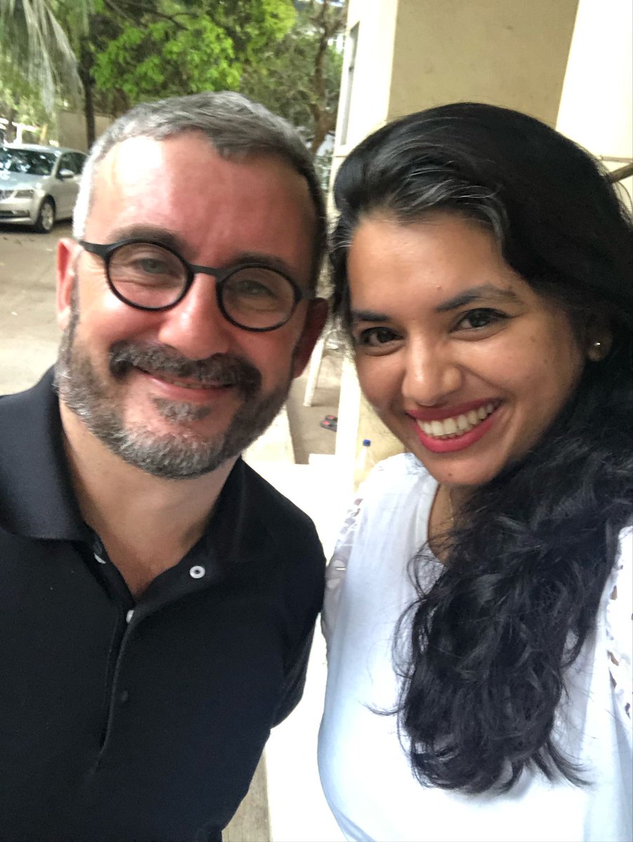 komalfle's tweet photo. Ravie d'avoir pu retrouver @w2YDAvid hier à @AFMumbai pour une formation afin de mieux intégrer #IA et les #outilsnumeriques dans les cours de #FLE organisée par @CLEinter.

Et un petit coucou à la beauté incroyable de la ville de #Mumbai https://t.co/9ZBP2M2QQp