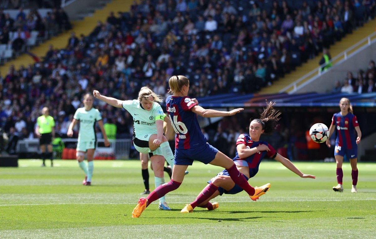 KABAR_CHELSEA's tweet image. FULLTIME
UEFA WOMEN CHAMPION LEAGUE

LEG 1
BARCELONA 0-1 CHELSEA
#CUTHBERT

✅ UNBEATEN 32 LAGA BARCELONA TERPUTUS 💣 WALL BREAKER.

#KTBFFH