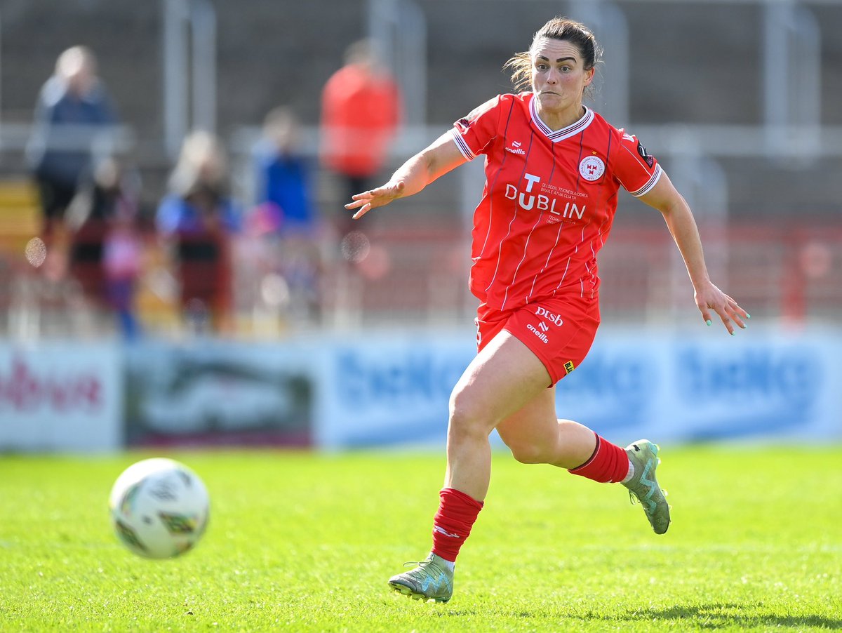 Someone’s having fun today 👀

That’s three goals in 25 minutes for Jemma Quinn!

SHE 3-0 COR

#AllIslandCup | #LOITV