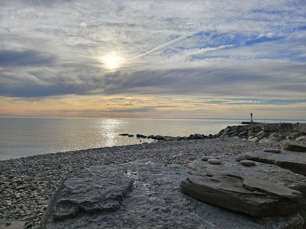 Good morning, Oakville! Looking to get outside this weekend? Check out our parks and trails: oakville.ca/parks-recreati…