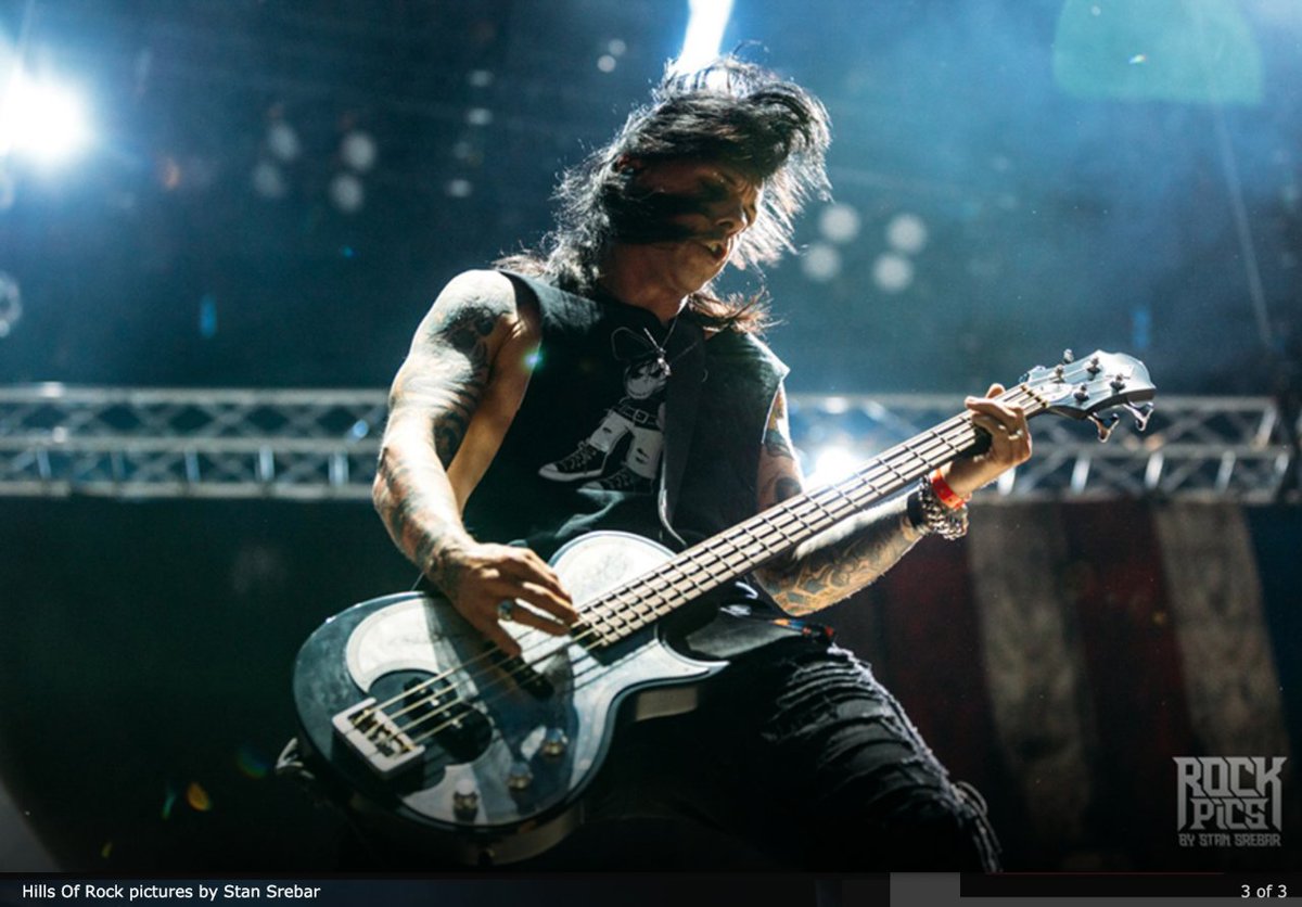 Can't wait to get back on bass next weekend. I always loved this <a href="/ZemaitisGuitars/">Zemaitis Guitar Company</a> bass. 
#acey #aceyslade #dope #misfits #murderdolls