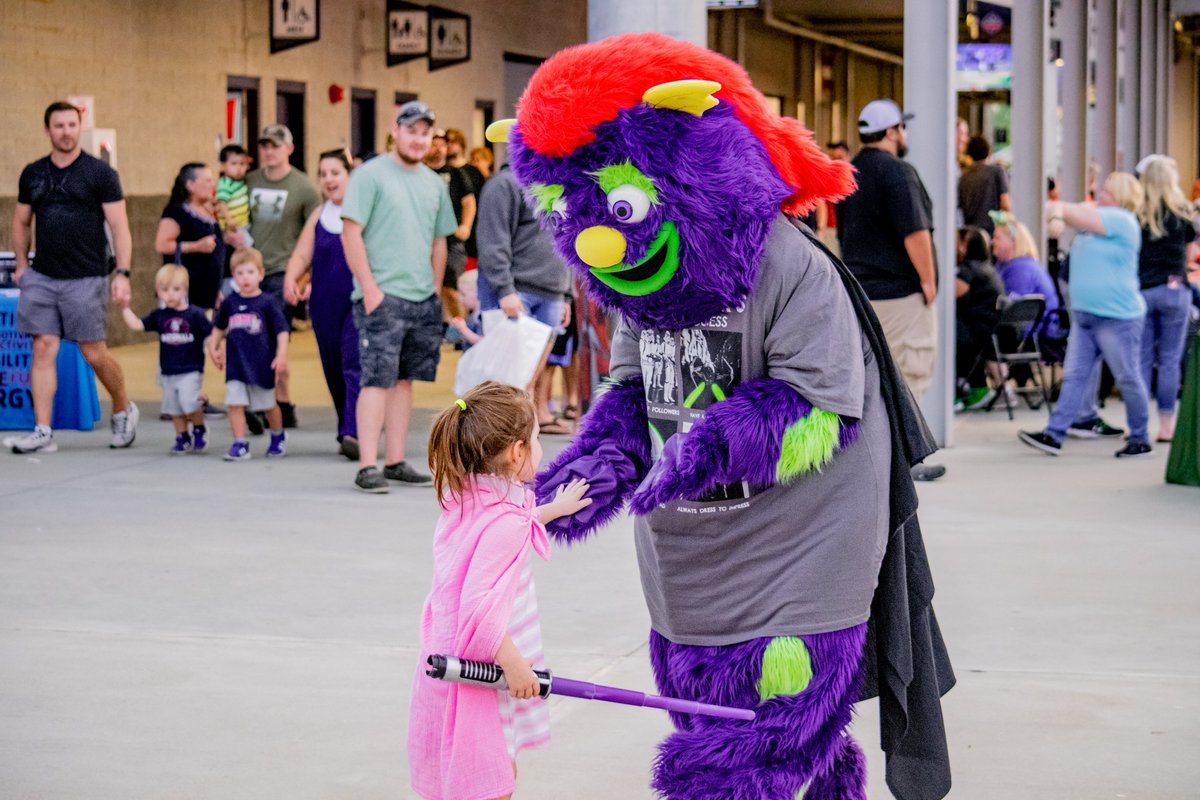 Travel to a galaxy far, far away this evening for Star Wars Night, presented by the Rappahannock Area YMCA! 🌟 The team will be wearing specialty jerseys & you can meet your favorite Star Wars characters! First pitch is at 7:05pm; gates open at 6pm. 🎟️: frednats.com/tickets