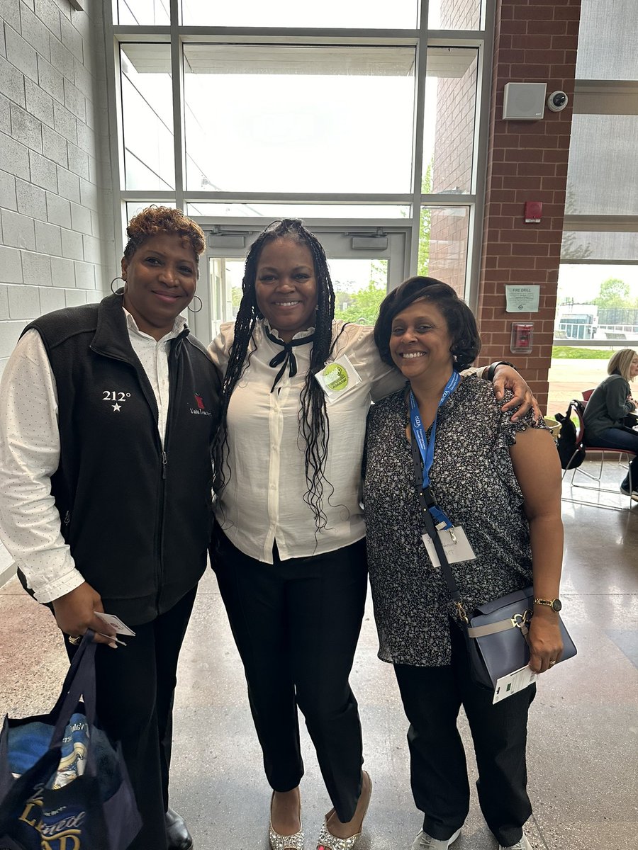 🤩Our @pgcpsnbct1 Team is phenomenal! It’s ALL hands on deck during NBCT EdCamp! A special thanks goes to @ValuTeachersInc for their sponsorship! @MentorTeacher4 @MsSandlin_Ed @SamanthaBardoe @CoachKHolden14 @DrMYWilson #PGCPSProud