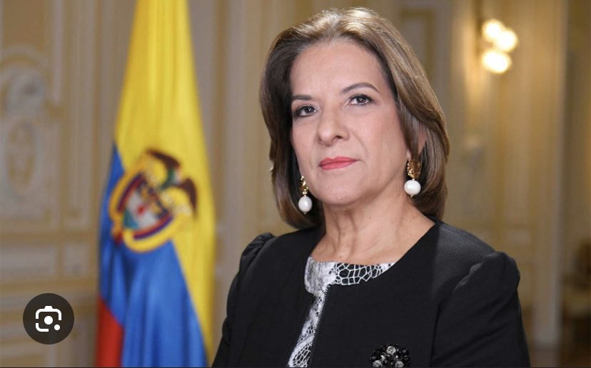 leaote's tweet photo. La Procuraduría de Margarita Cabello ha sido la más corrupta de la historia, por lo menos Ordóñez se atrevió a sancionar a Carlos Palacino gerente de SaludCoop, pero la descomposición de la actual es tan grave q no persigue a las EPS sino al gobierno que decreta la interventoría https://t.co/aLPDEisVQD