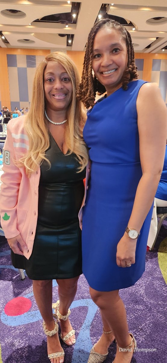 ericalongatl's tweet photo. I am honored to put on my Royal Blue and support THE @APSWashington at its Centennial Alumni Breakfast. My grandfather attended Washington High, so like many Old Atlanta children, I am a legacy! @apsupdate @apssupt @BTWWillWade #iamaps https://t.co/ZywtfA23sQ
