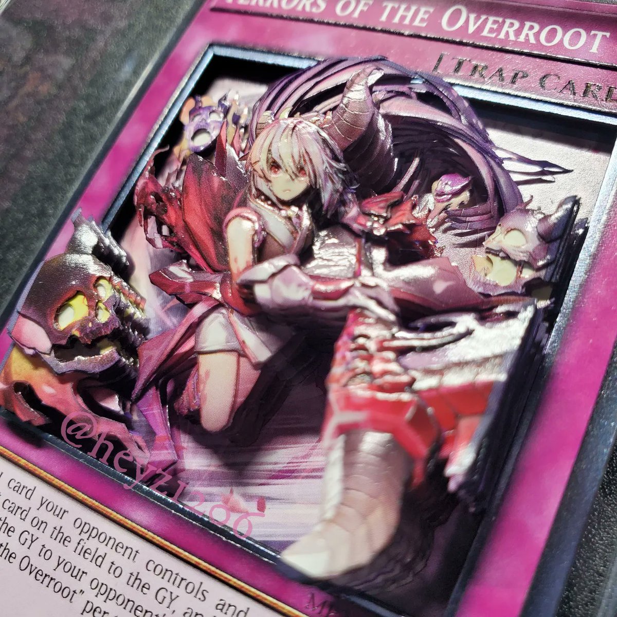 heyz1206's tweet image. 63作目・2024.04.20完成
「Terrors of the Overroot」(現世離レ)
今回は階層式で作成してみました。
#シャドーボックス #遊戯王
#Shadowbox #yugioh