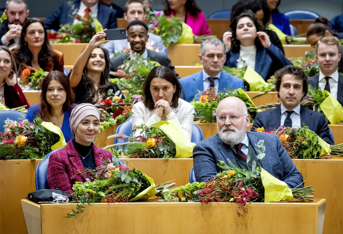 Joop_nl's tweet photo. PvdA en GroenLinks gaan nog nauwer samenwerken voor 'krachtig links-progressief alternatief' voor extreemrechts https://t.co/2MAwVLyAJ5 https://t.co/dIk3fgjQdu