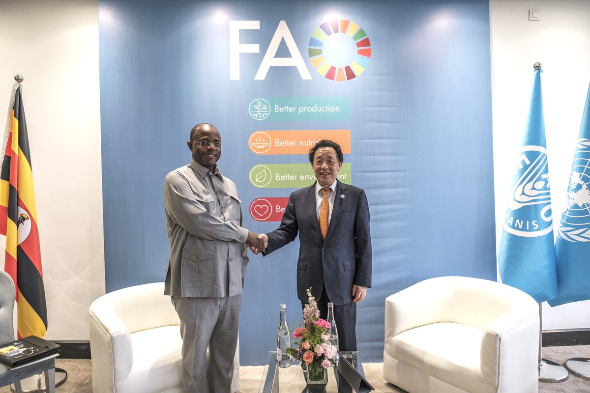 FAOUganda's tweet photo. State Minister for Agriculture, Hon. @FredBwino with the @FAODG Qu Dongyu on the sidelines of the FAO Regional Conference for Africa.
Central to discussions was agrifood systems transformation and the #4Betters.
#ARC33
W/@MAAIF_Uganda https://t.co/eBr7z2g2aB