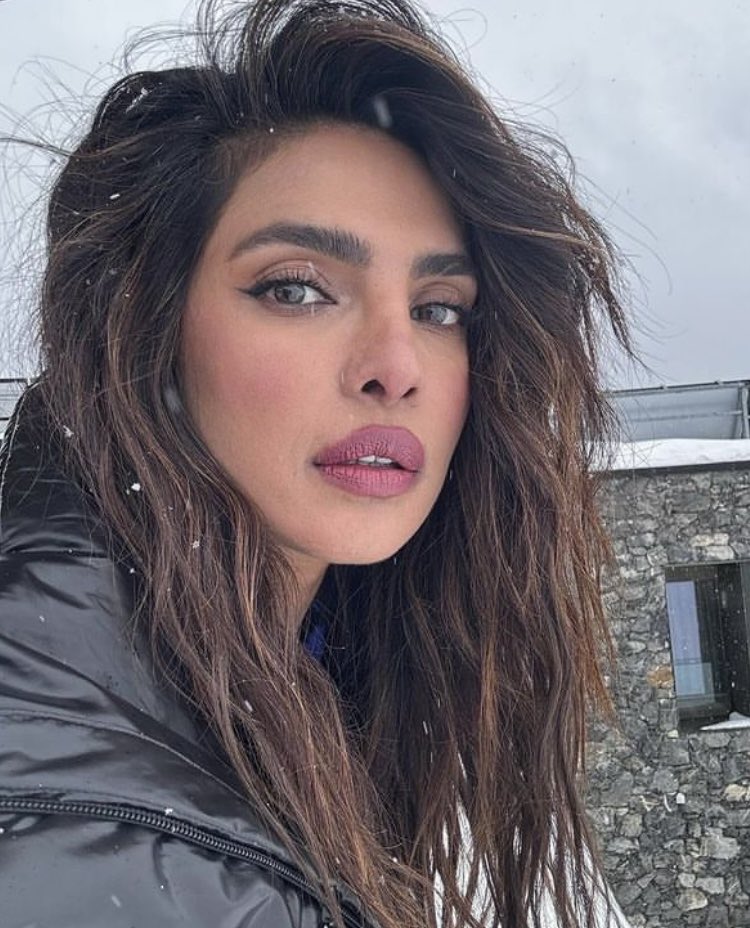 #PriyankaChopra drops pictures from her Crans Montana getaway @priyankachopra #priyankachopra #peecee #priyankachoprafanclub #priyankachoprafans #priyankachoprajonas #switzerland🇨🇭 #trendingnow