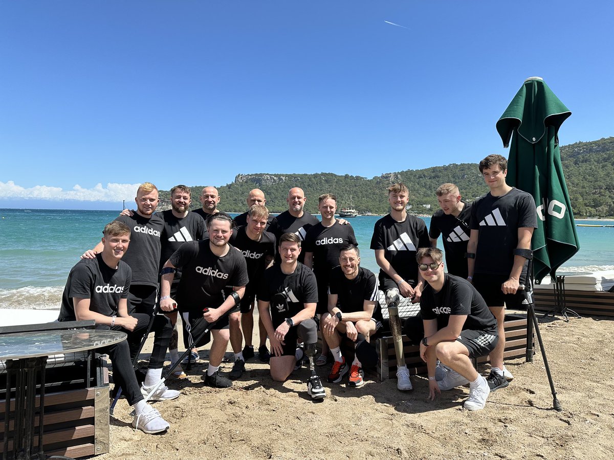 🆂🆄🅽 - 𝐭𝐡𝐢𝐧𝐠 𝐭𝐨 𝐬𝐦𝐢𝐥𝐞 𝐚𝐛𝐨𝐮𝐭 ☀️

#EAFAFamily | #UnstoppableTogether