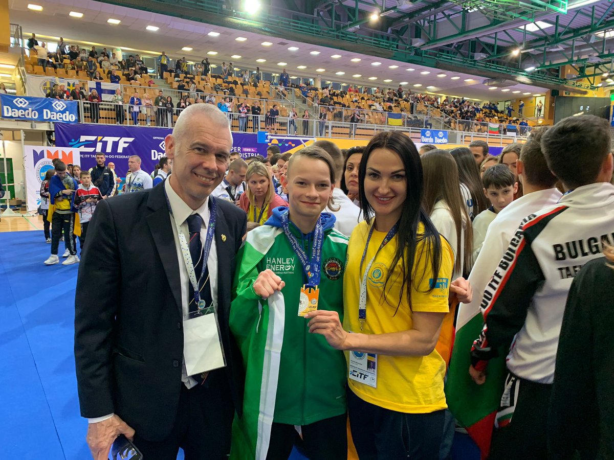 A great moment for Ivan Bondarchuk. Meeting his Ukrainian instructor Ms Viktoria Moiseyenko after representing Ireland (silver in sparring, bronze in patterns) at the European Championships, Slovenia 🇸🇮 . Nice to have a good news story these days. Thanks to <a href="/HanleyEnergy/">Hanley Energy</a> <a href="/MHDTKD/">GM Howard Taekwon-Do</a>