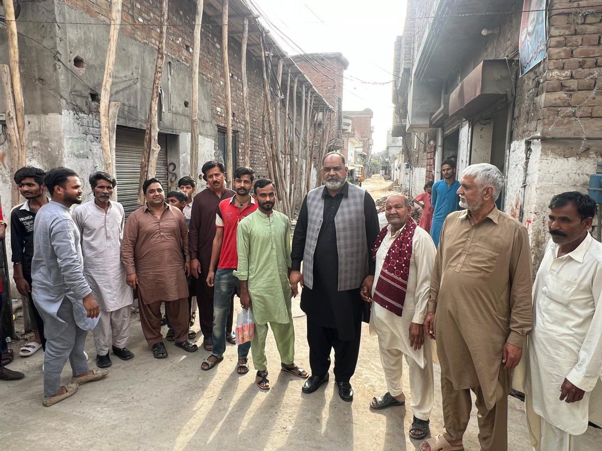 HajiWaqarMPA's tweet photo. Out in the constituency #PP65 https://t.co/8WBgVq9aXL