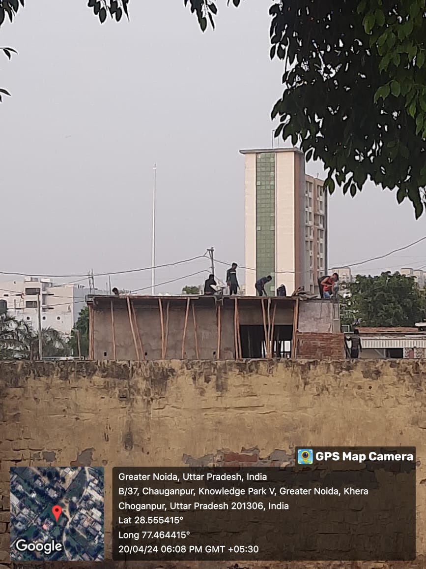 RohitKu4500's tweet photo. @DCPCentralNoida Dear sir, land mafia is illegally occupying my land in Chauganpur and doing construction. Went to PS Ecotec 3 several times, given application, but nothing happened. I am a law abiding citizen, don’t know how to protect my property. Plz help me https://t.co/s5nmTBXby0