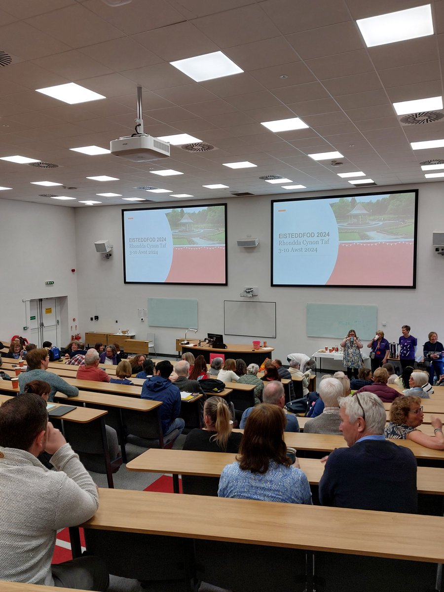 Learn Welsh Glamorgan / Dysgu Cymraeg Morgannwg tweet media