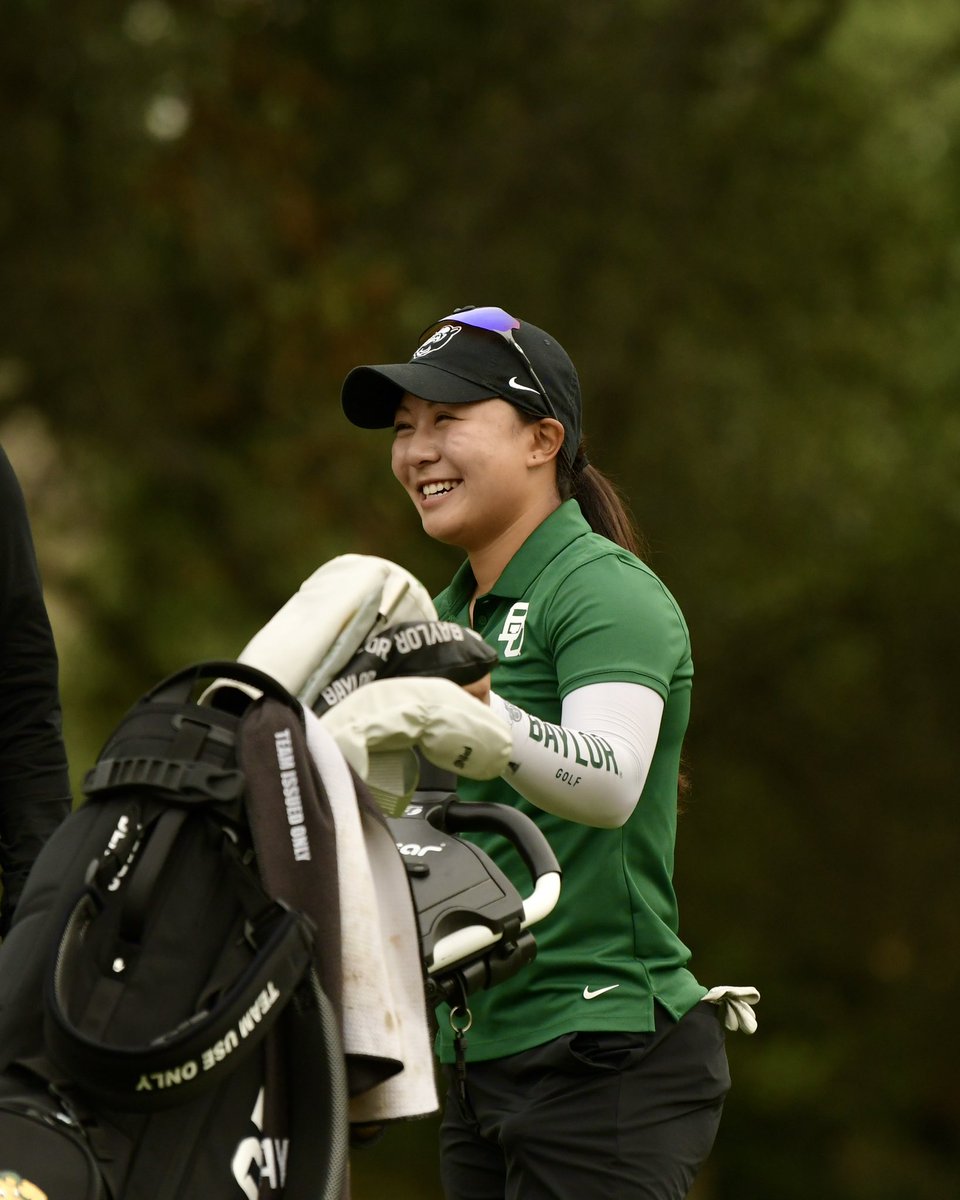 All smiles early on 😀 📊: bit.ly/4aY8Kyr #SicEm🐻⛳️🏌️‍♀️ | @Big12Conference