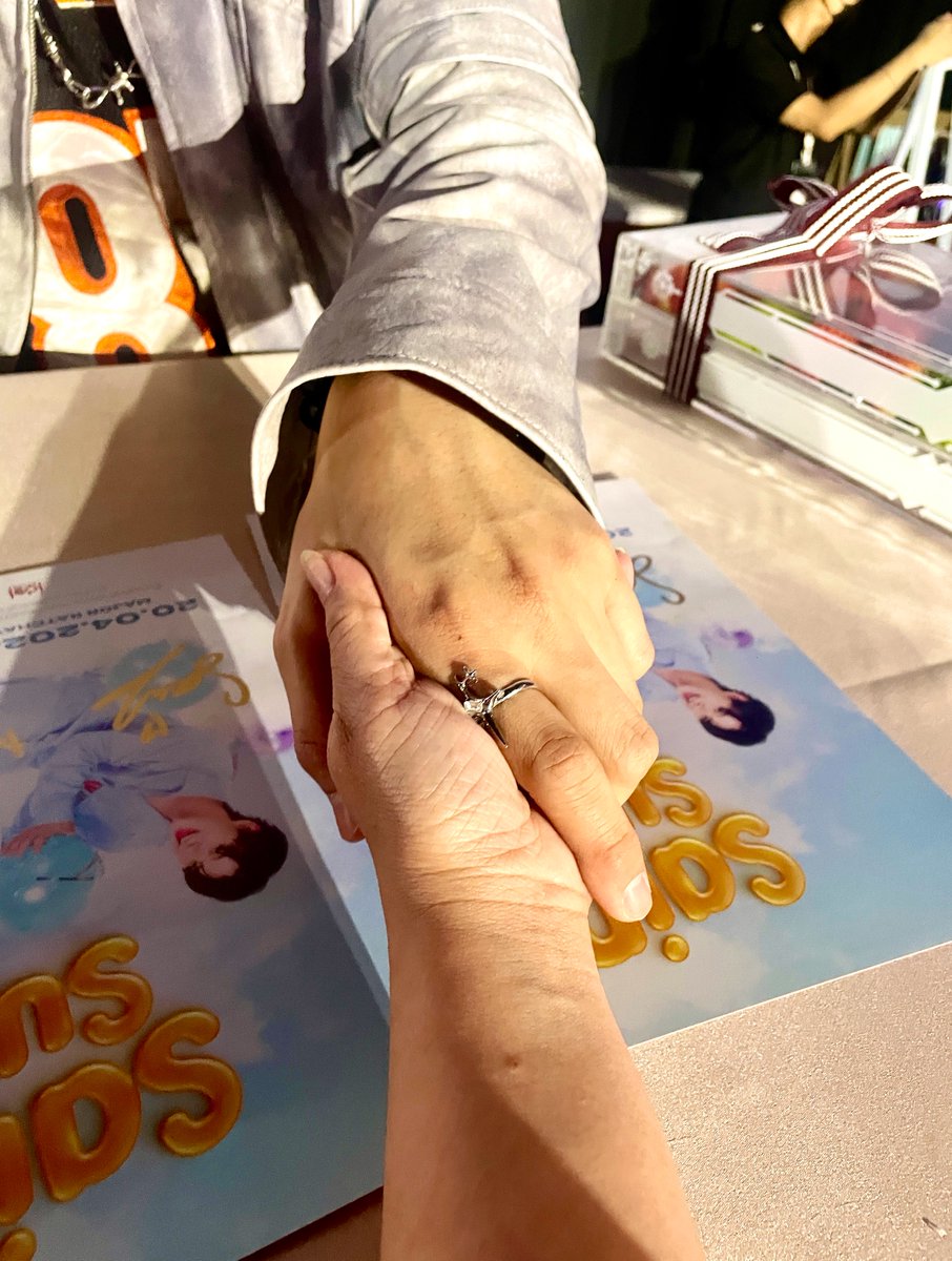 เธอสบายดีไหม
เป็นคำถามที่ยังคงวนอยู่ซ้ำๆ ❤️

SAINT26BD FANSIGN PARTY

#BD26ySaintFansignParty
#Saint_sup #MingEr <a href="/Saint_sup/">Saintsup 🎬</a>