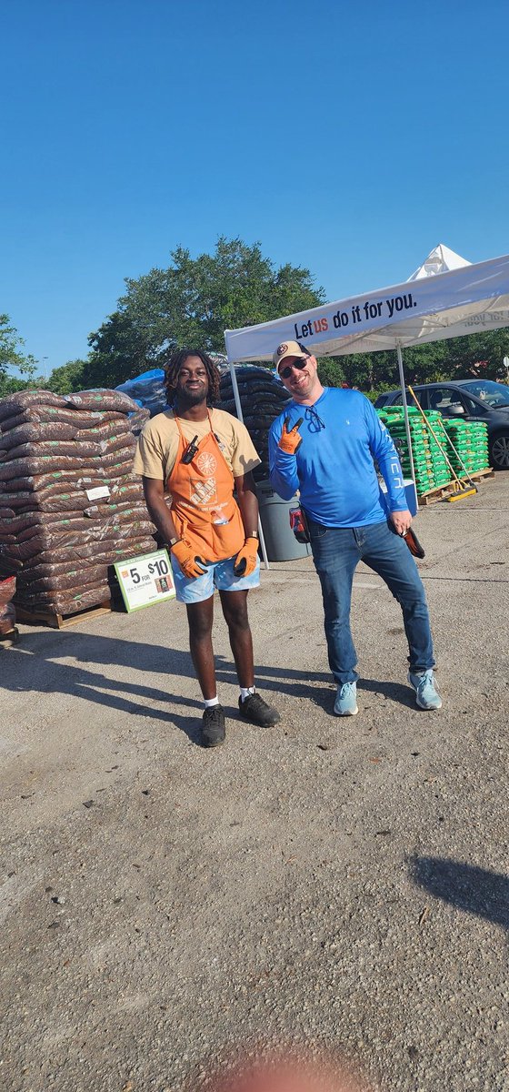 Nicole Gillett (@nicolegillett2) on Twitter photo Jayden (lot) Chris (asds) working 💪 hard loading for our mulch sale
#thebay
<a href="/andrew_harto/">Andrew Harto</a> Jayden (lot) Chris (asds) working 💪 hard loading for our mulch sale
#thebay
<a href="/andrew_harto/">Andrew Harto</a>