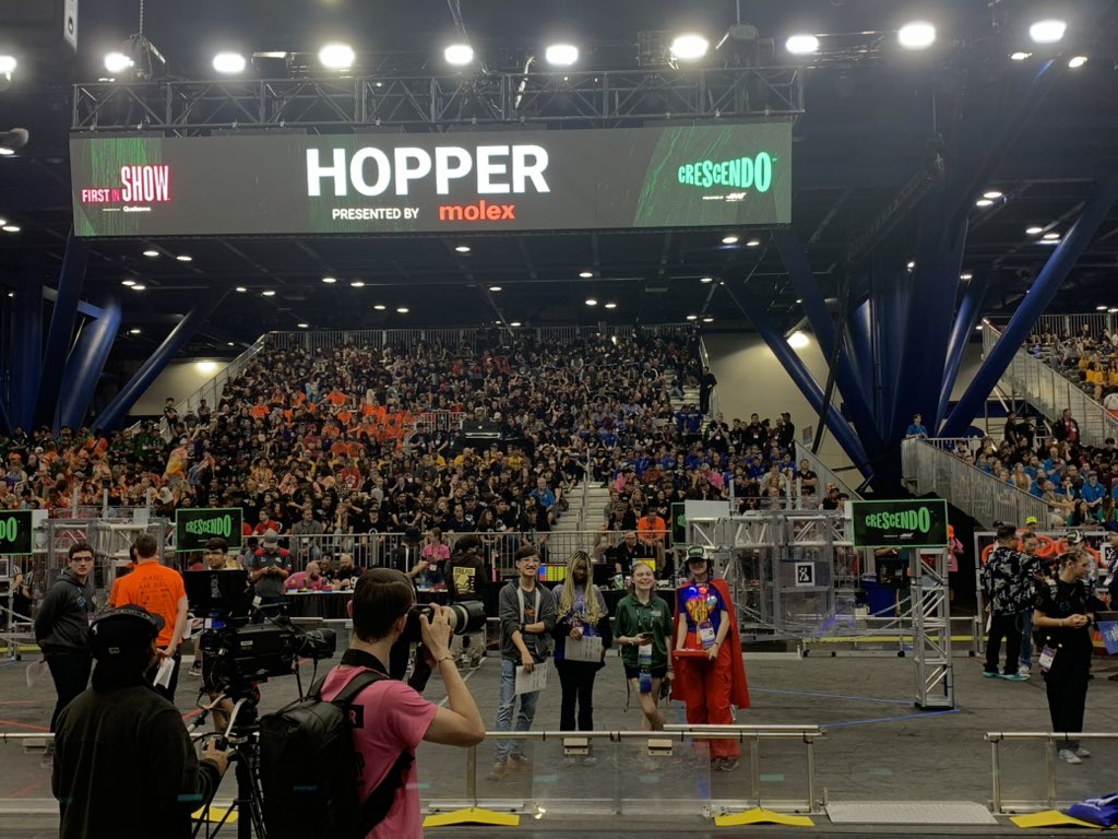 We are proud to be on the 3rd alliance with team @frc180 , @cometsrobotics , @sigmacatsrobotics !! Use the link below to to follow along!
twitch.tv/firstinspires_…

#omgrobots #nefirst #wearene #robotics #worlds