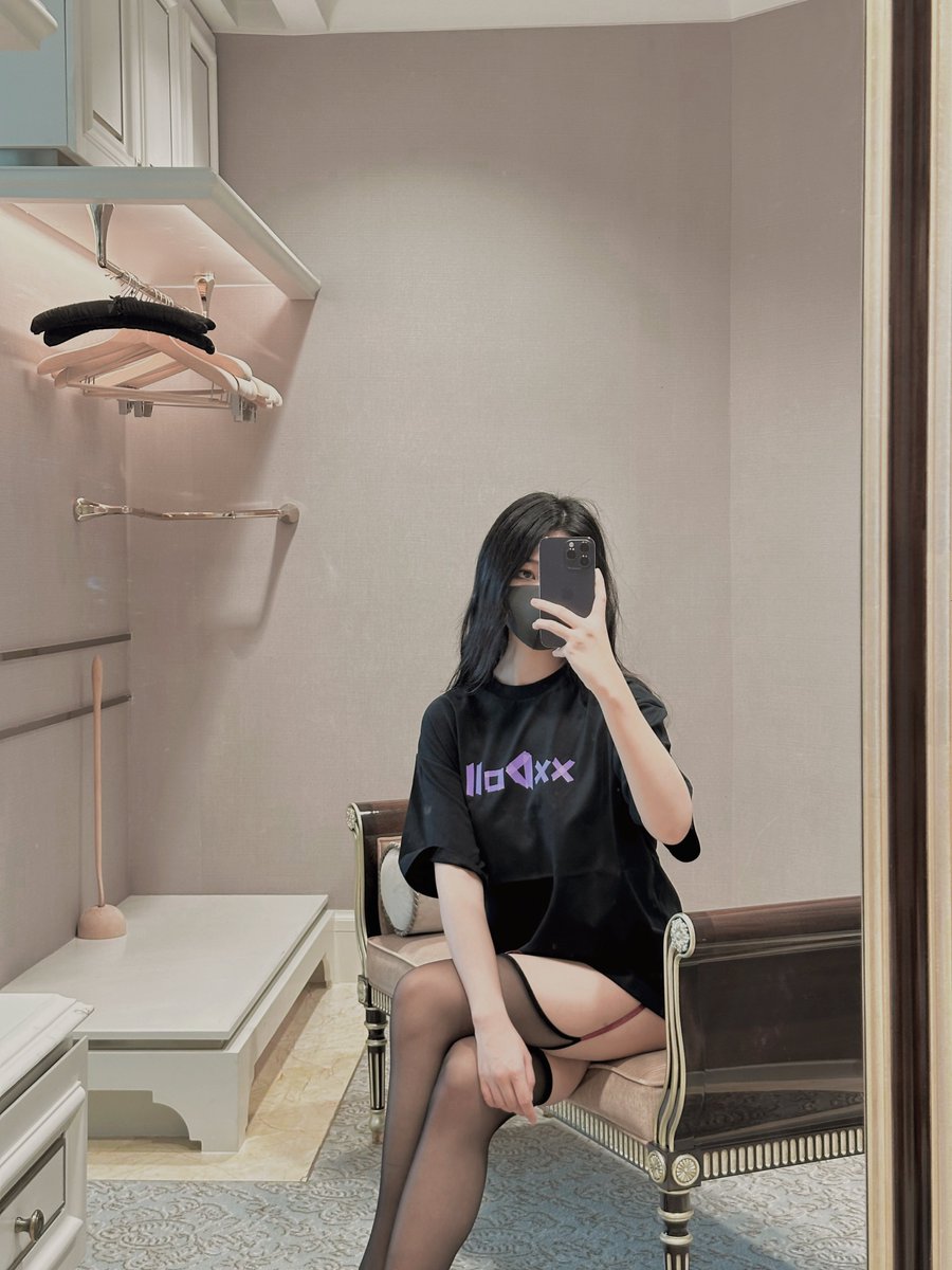 玩偶姐姐 HongKongDoll tweet media