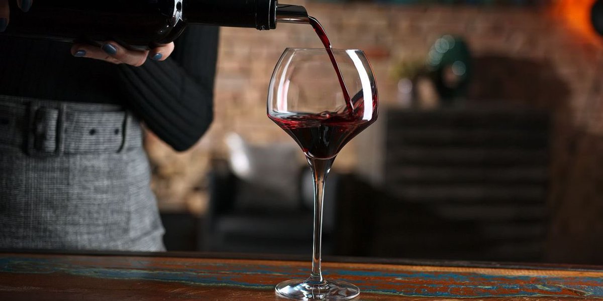 NulpiChe's tweet photo. Dale! Hace tú reserva! Venís? 😉 

🍷 @zagroswinehouse con @bodegavinecol  bodega orgánica de La Paz, Mendoza.

#PintarYBeber #arte #art #pintar  #bodega #vinecol #vinoteca #zagroswinehouse @OrnellaRuizDiaz https://t.co/5gVEKBvkiS