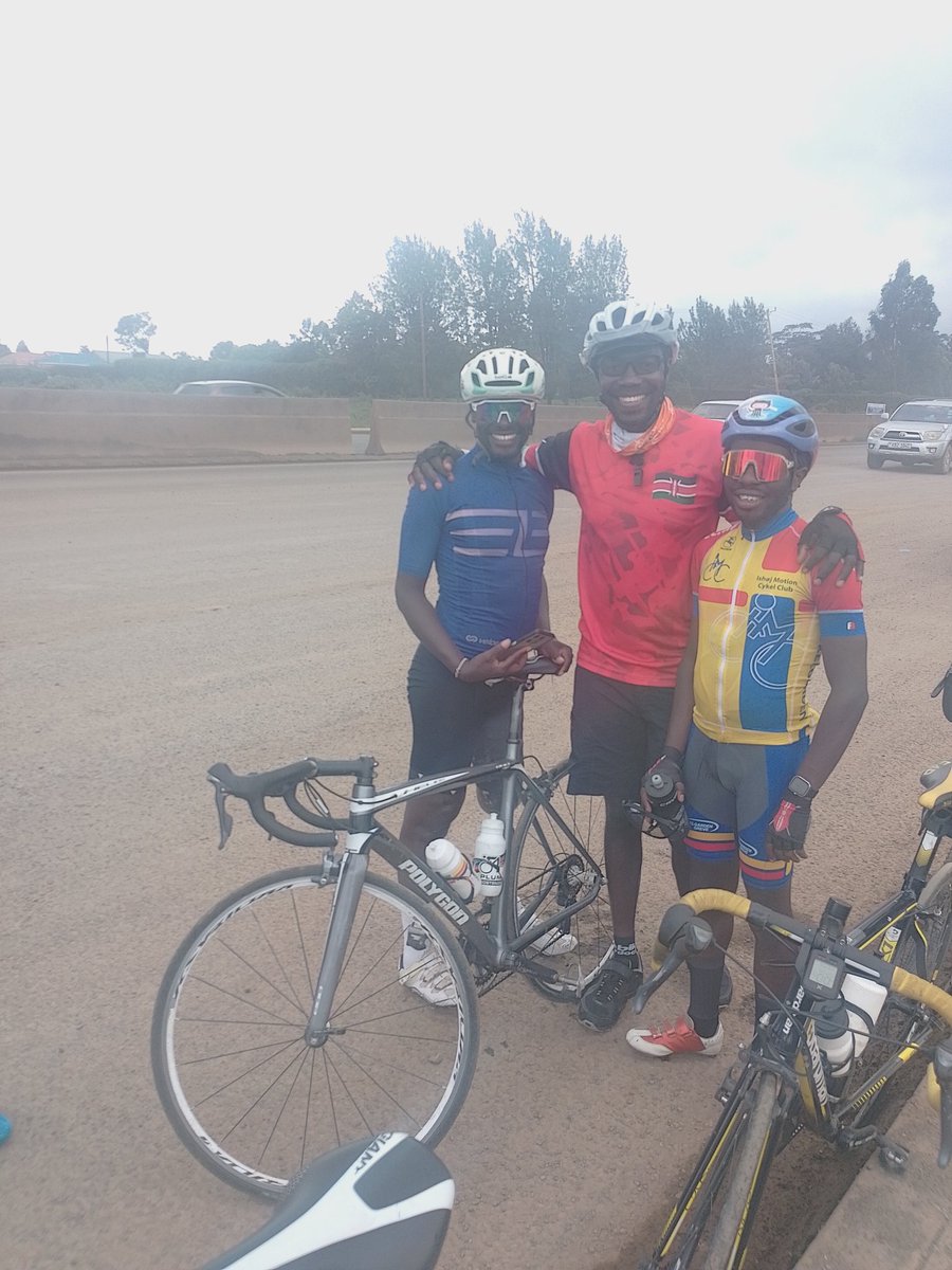 benhaggaio's tweet photo. @SiroDaves @araplagat_ @sammy_kibet @JoeWahenga @ecc310 @EGakiza Appreciated an amazing team effort. Truly beautiful to see you, supporting us to finish the seemingly longest climb of the escarpment #thelegendhimself, #additionalblessings, @kenyasurvivorride @Robin261658151 https://t.co/T2Bws4vzpL