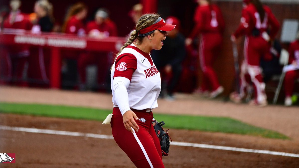 Morgan Leinstock beats Kayla Beaver in the battle of portal success stories. 

@RazorbackSB x @MLeinstock

More on the match-up 👇 
d1sb.co/4aEO8vF