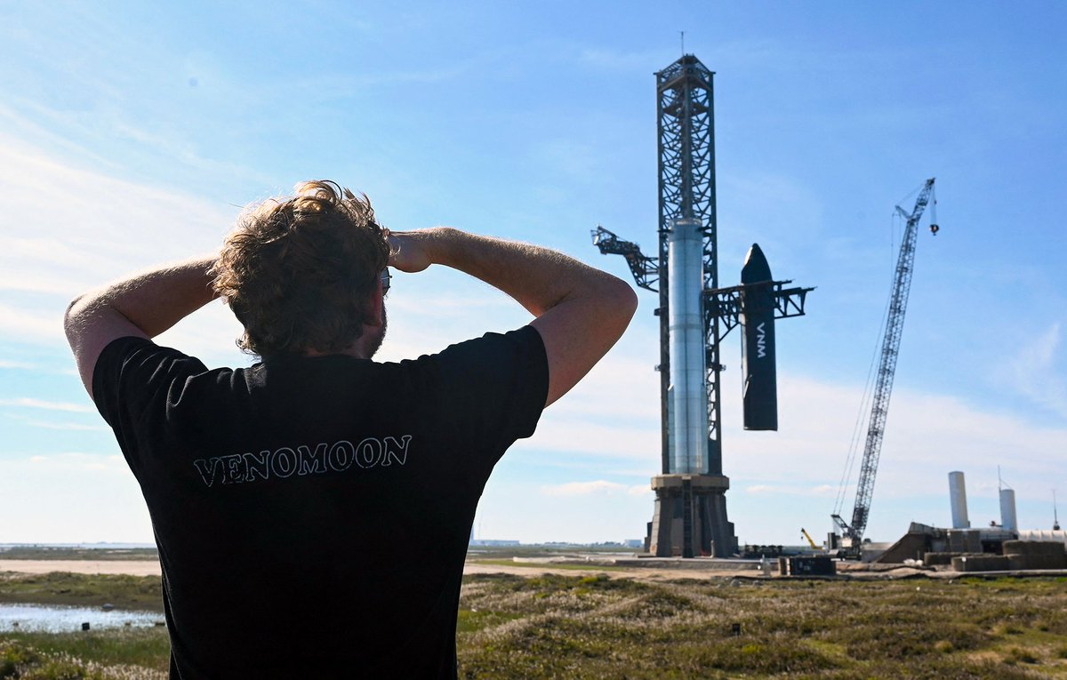 Nothing is eternal under the Moon 😉   

$VNM 🚀    

#VENOM #memecoin #VNM #Venomoon #VenomNetwork