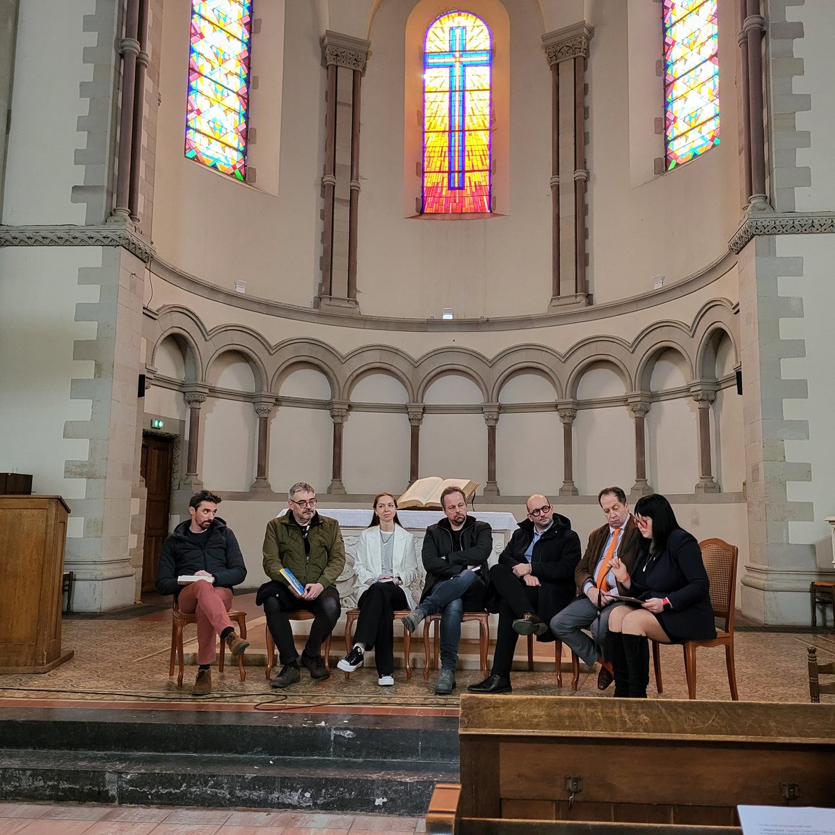 🗣 #Endirect Table ronde organisée par @VioletaMoskalu dans le cadre du Festival Livre à Metz : 'Au cœur de l'Europe : les enjeux de la guerre en Ukraine pour les élections européennes et l'avenir de L'UE', avec @SebaGobert, auteur de 'L'Ukraine, la République et les oligarques'