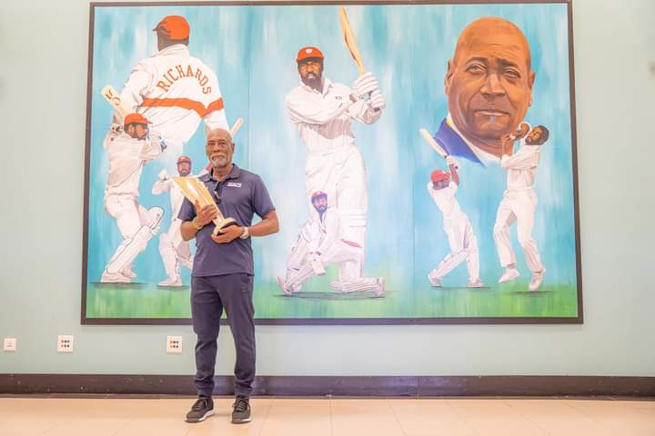 𝐀𝐧 𝐈𝐜𝐨𝐧𝐢𝐜 𝐅𝐫𝐚𝐦𝐞 🖼️

Sir Vivian Richards with T20 World Cup 2024 trophy as the ICC trophy tour reaches Antigua 🏆🌟

#ICC #T20WorldCup #VivRichards