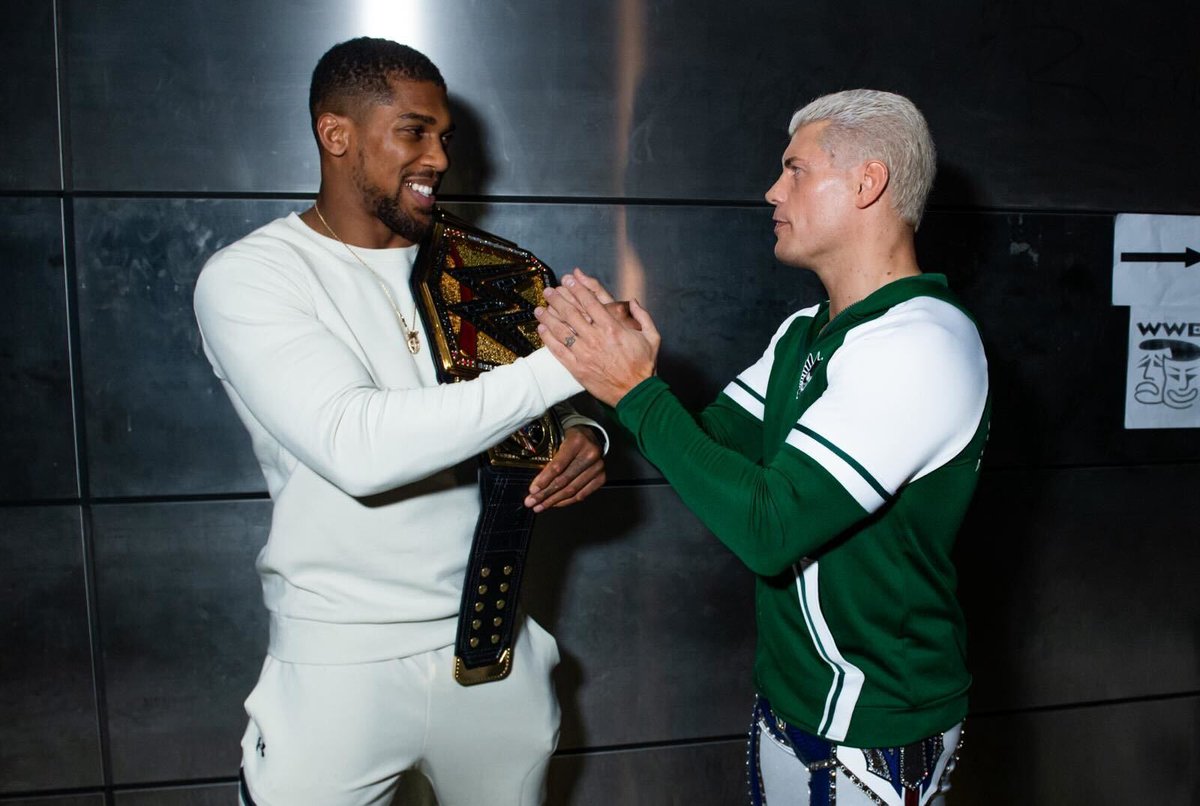 Two legends backstage at the WWE Live event at the O2 last night! @CodyRhodes 🤝 @anthonyjoshua