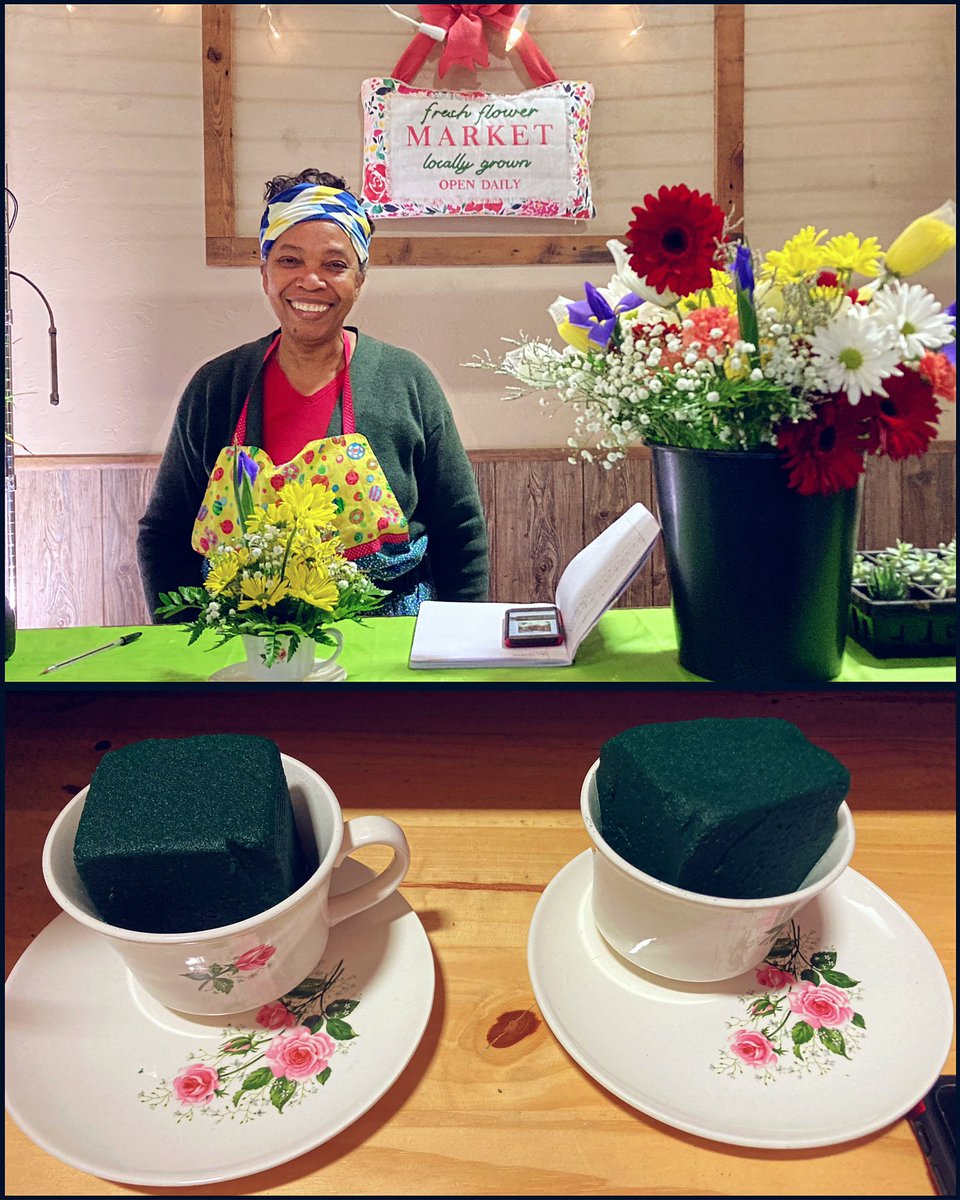 MHJGardenDesign's tweet photo. Looking forward to seeing everyone at the #floralarranging class today! We have your teapots all ready and waiting to be filled with beautiful #freshcutflowers π
@MktsHanover
#floraldesignclass #farmersmarket #mhjgardendesign https://t.co/LUFxCh5CaX