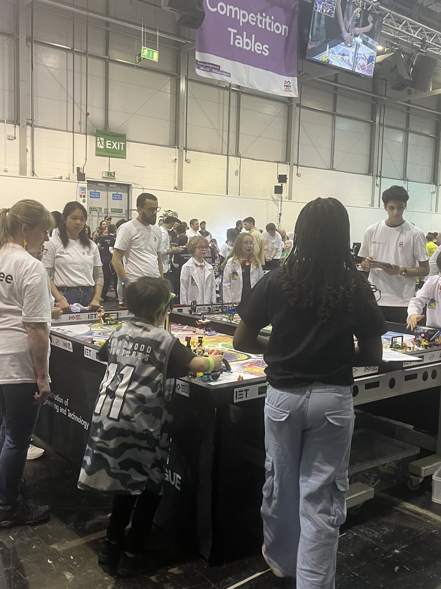 ⏰Robot Knock-Out Round 1 is underway! Some last-minute advice from us: stay calm, stick to the plan and remember, teamwork makes the dream work! 👀 Remember you can watch along wherever you are - youtube.com/watch?v=nSSh9y… #FLLUK #FLLMASTERPIECEUK