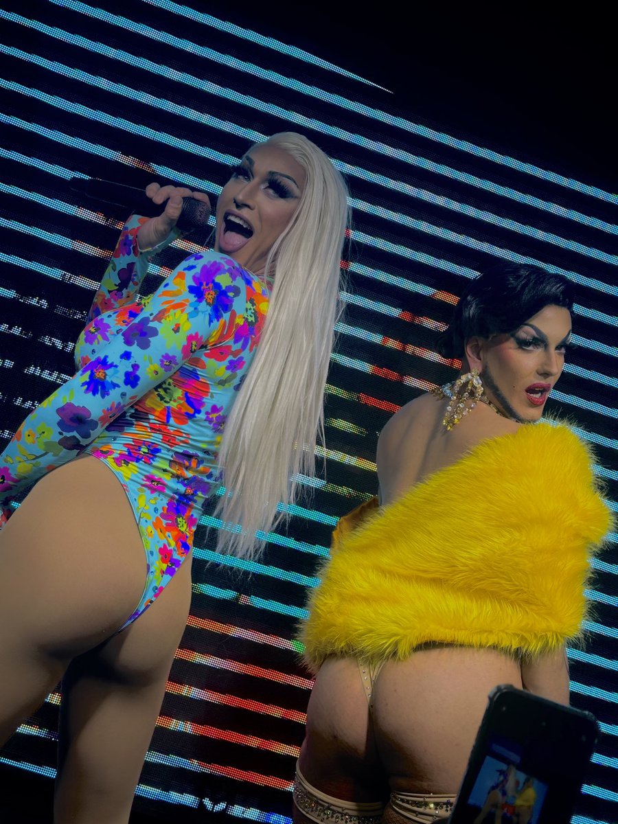 Kellyroller_'s tweet photo. Manuda nochecita con @veneditavondash por Torremolinos!!! #PowerBottomParty y Los culos de España!😏🍑🍑💦 https://t.co/r4txTtk3V5