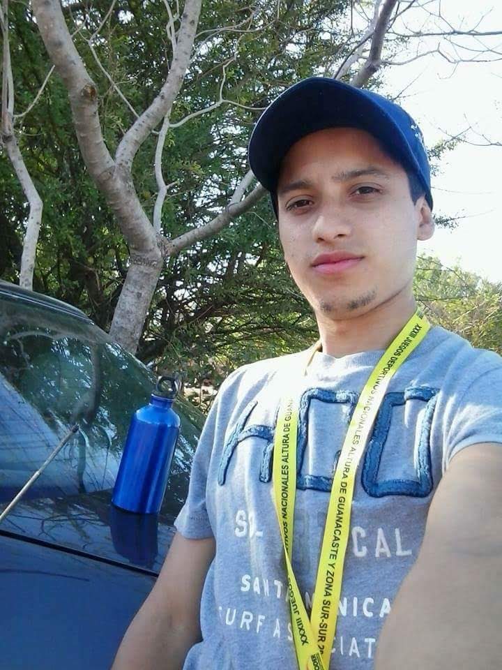 💙🖤Franco Alexander Valdivia 20/04/2018 Asesinado en Estelí. Durante el ataque a la marcha de autoconvocados, Franco Valdivia documentó la agresión mediante un video que fue difundido en las redes sociales. Alrededor de las 8pm cayó abatido por un disparo en su cabeza💙🖤