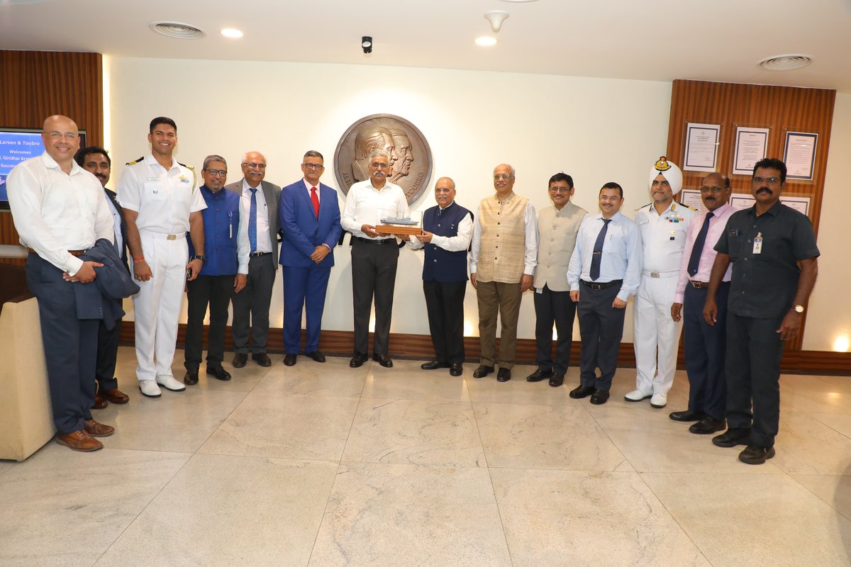 Setting sail towards self-reliance! Defence Secretary Shri @giridhararamane today presided over steel cutting ceremony for 3rd Cadet Training Ship (Yard-18005) at M/s L&T Shipyard, Kattupalli, signifying India's stride in indigenous shipbuilding. More: pib.gov.in/PressReleasePa…