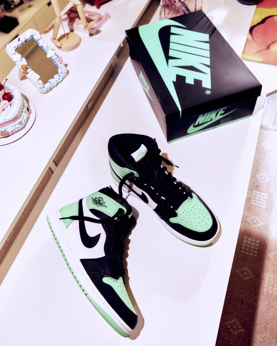 Ad: QUEUE UP🚨
Air Jordan 1 Retro High OG 'Green Glow’

Finish Line
Mens:bit.ly/49JNXgY
GS:bit.ly/4d1A1lB

JD Sports
Mens:bit.ly/4459csy
GS:bit.ly/49Iwupp