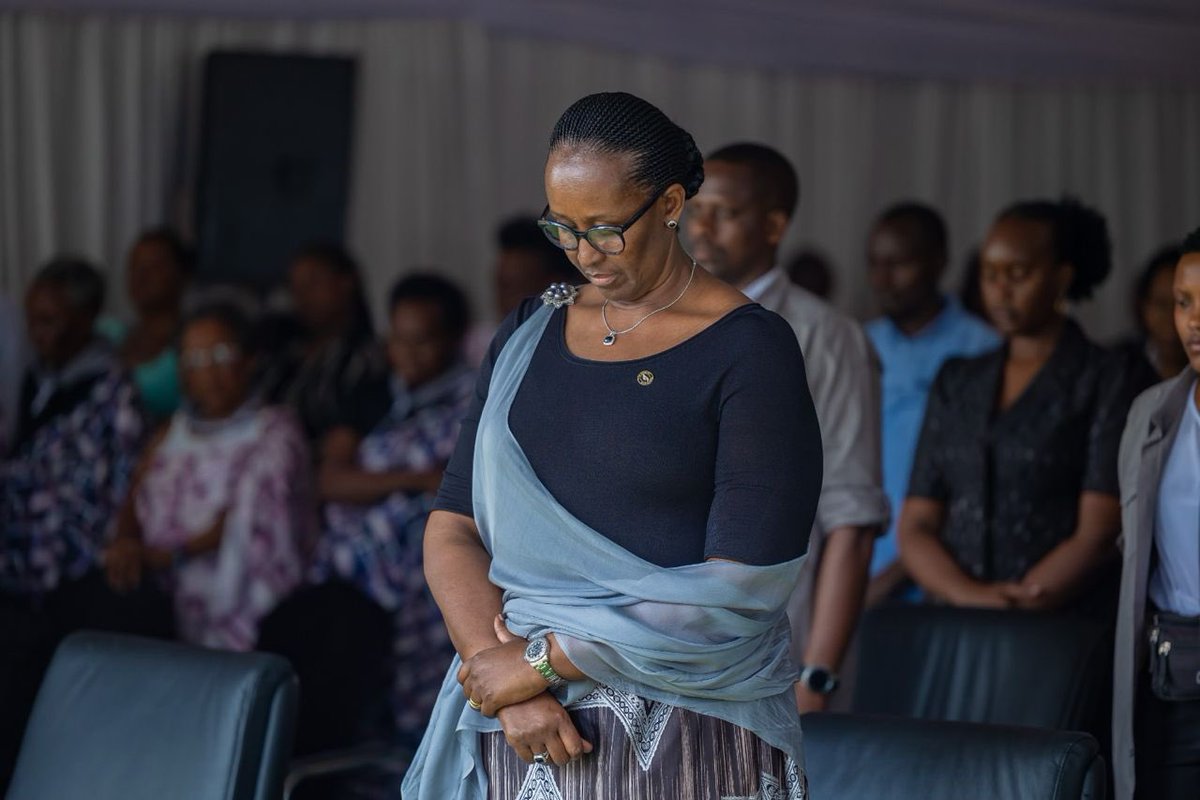 Uyu munsi, Nyakubahwa Madamu Jeannette Kagame yifatanyije n’umuryango w’Umwamikazi Gicanda Rosalie, abayobozi mu nzego zitandukanye ndetse n’abatuye mu Karere ka Nyanza mu muhango wo kwibuka Umwamikazi Gicanda Rosalie, Umwamikazi wa nyuma w’u Rwanda wishwe ku itariki 20 Mata muri