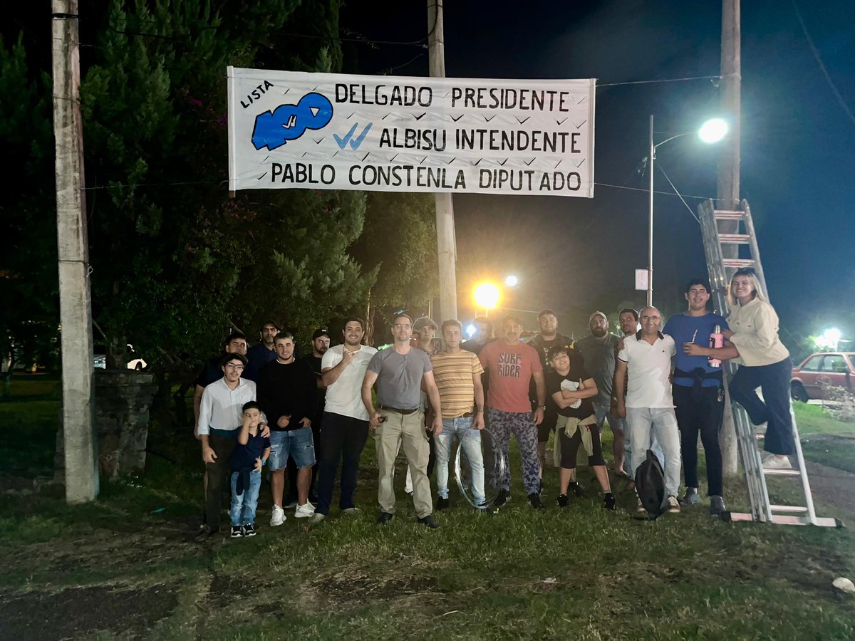 Lista400Salto's tweet photo. ¡Militando con convicción y alegría! 

Terminamos una semana intensa con una actividad que movilizó a nuestra barra de Logística, con el compromiso y el entusiasmo de siempre.

@AlvaroDelgadoUy Presidente.
@CarlosAlbisu Intendente.
@ConstenlaPablo Diputado. https://t.co/2F7UL8SmeM