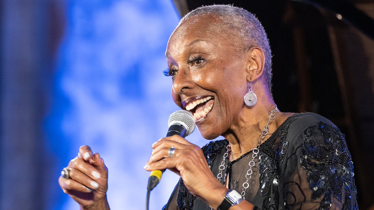 There’s only one week to go until we welcome one of the UK’s most celebrated jazz singers, Elaine Delmar to Stratford East. 

Elaine Delmar will be presenting her interpretations of George Gershwin and Cole Porter for a moving evening of song. 

Tickets 👉 bit.ly/SE_Delmar