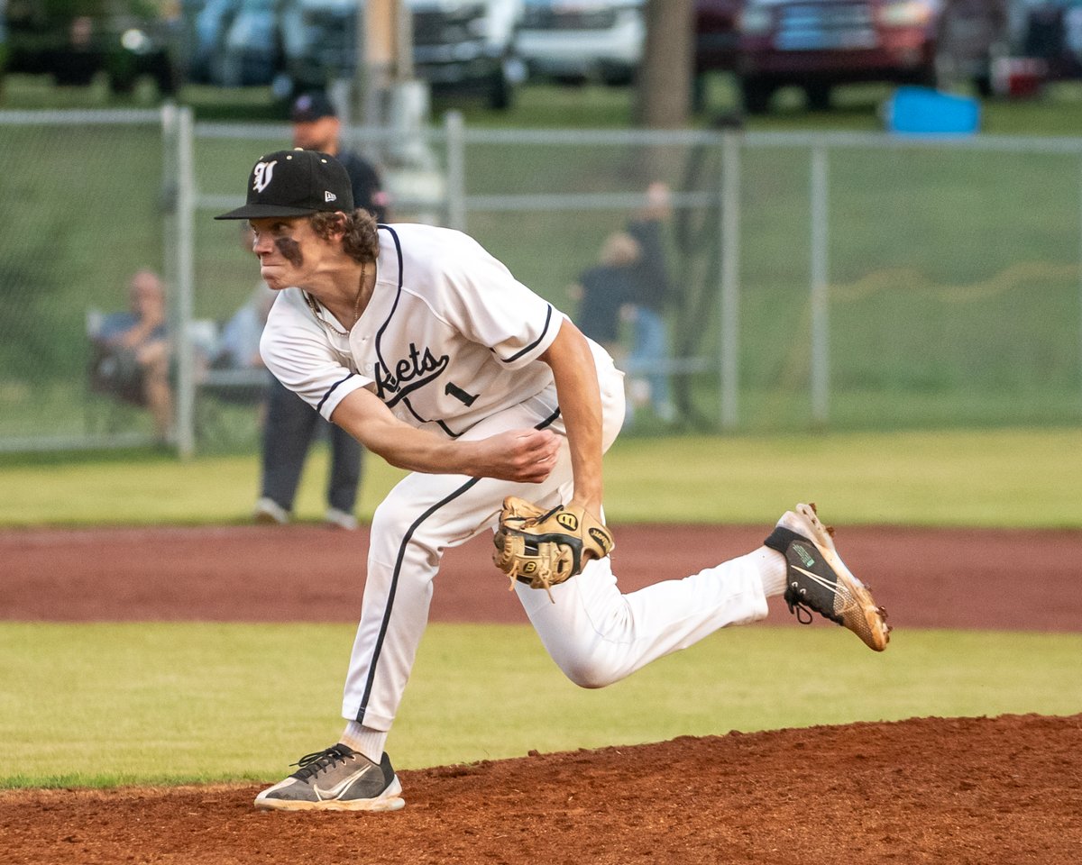 andrewtsimonson's tweet photo. Vincent was in control on the mound and at the plate as the Jackets took a pair of run-rule wins to beat Lindsay Lane in the playoffs for the second straight year and advance to the second round.

Photos by Larry Dancy &amp; Story: https://t.co/kVFr8Lg4UN https://t.co/PfQu8GI3rh