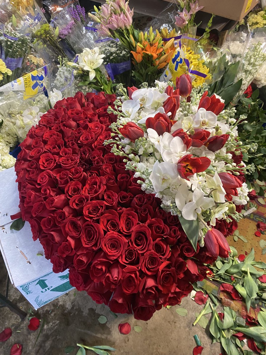 ROMAFLORIST's tweet image. 