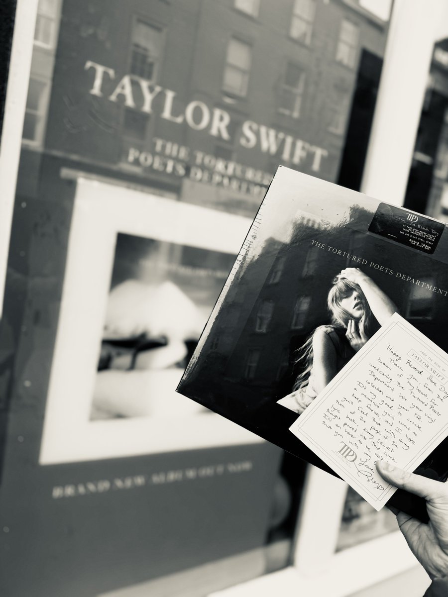 BEST. RECORD. STORE. DAY. EVER. THANK YOU @taylorswift13 @taylornation13 🩶😭 #TSTTPD #RecordStoreDay2024