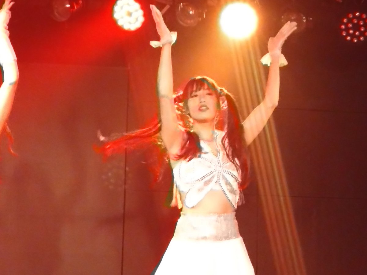 skybaystarlight's tweet photo. まにぬさんの衣装は前回Kyokaちゃんが着ていたやつですね。
#まにぬ
#ROYALWHITE https://t.co/vTYytsA5mQ
